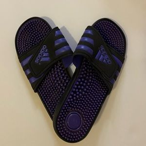 Super cute and comfy purple adidas slides!! Perfect for summer!!